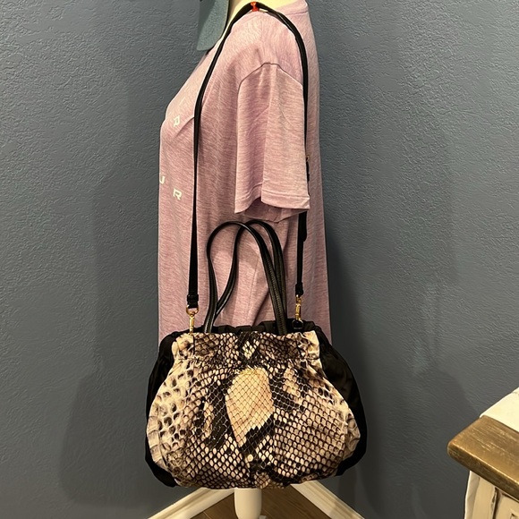 Authentic 2 way PRADA Bag Nylon - Picture 9 of 17